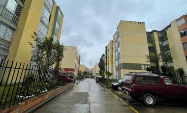 ¡Oportunidad en Soacha! Se vende apartamento ubicado en la Calle 13B #6Este-59, Apto 204, Conjunto San Carlos, SoachaCaracterísticas:  Área privada: 4