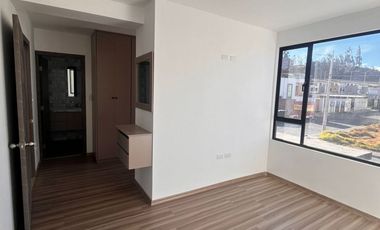Casas por estrenar en Riobamba – Excelente ubicación y gran plusvalía al norte de Riobamba/25urb23