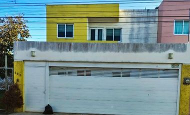 VENDO CASA EN BOCA DEL RIO, CERCA DEL AUTOZONE DE EJERCITO MEXICANO CON RECAMARA EN PLANTA BAJA