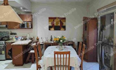 VENDO CASA EN BOCA DEL RIO, CERCA DEL AUTOZONE DE EJERCITO MEXICANO CON RECAMARA EN PLANTA BAJA