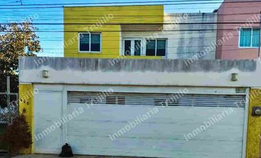 VENDO CASA EN BOCA DEL RIO, CERCA DEL AUTOZONE DE EJERCITO MEXICANO CON RECAMARA EN PLANTA BAJA