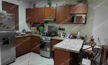 VENDO CASA EN BOCA DEL RIO, CERCA DEL AUTOZONE DE EJERCITO MEXICANO CON RECAMARA EN PLANTA BAJA