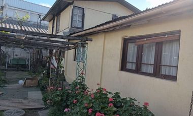 SE VENDE CASA CON LOCALES COMERCIALES CENTRO DE BUIN