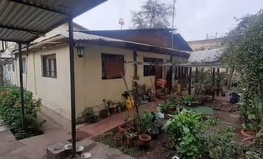 SE VENDE CASA CON LOCALES COMERCIALES CENTRO DE BUIN