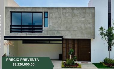 Casa en Miralta Hábitat / SAAK