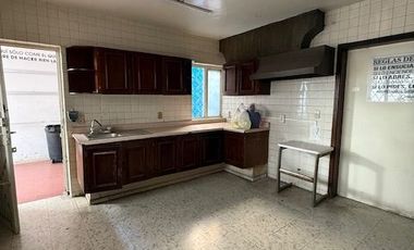 SE VENDE CASA COMO TERRENO EN LA COLONIA AMERICANA GUADALAJARA JALISCO
