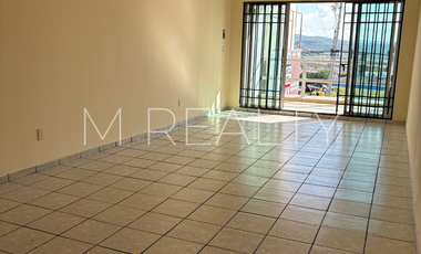 Local en renta en Plaza Camino Real en Candiles, Corregidora