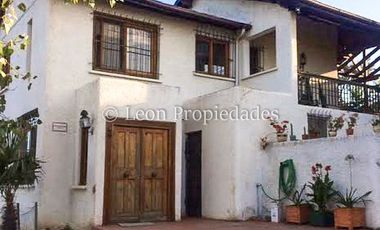 Leon Propiedades vende parcela con casa con hermosa vista al valle, en sector Miraflores, Curacaví.