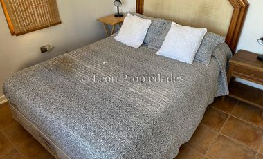 Leon Propiedades vende parcela con casa con hermosa vista al valle, en sector Miraflores, Curacaví.