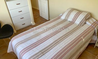 Leon Propiedades vende parcela con casa con hermosa vista al valle, en sector Miraflores, Curacaví.