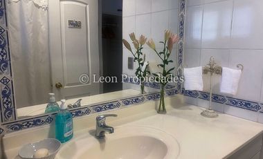 Leon Propiedades vende parcela con casa con hermosa vista al valle, en sector Miraflores, Curacaví.