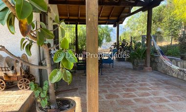 Leon Propiedades vende parcela con casa con hermosa vista al valle, en sector Miraflores, Curacaví.