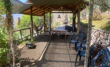 Leon Propiedades vende parcela con casa con hermosa vista al valle, en sector Miraflores, Curacaví.