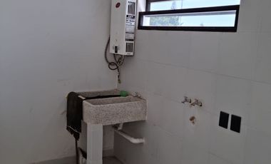 Casa en renta Prados Tepeyac, 4 recamaras, 4 baños, cochera 6 autos Zapopan