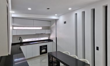 Casa en renta Prados Tepeyac, 4 recamaras, 4 baños, cochera 6 autos Zapopan