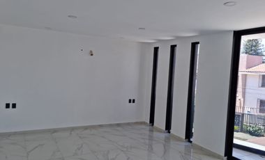 Casa en renta Prados Tepeyac, 4 recamaras, 4 baños, cochera 6 autos Zapopan