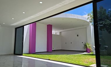 Casa en renta Prados Tepeyac, 4 recamaras, 4 baños, cochera 6 autos Zapopan
