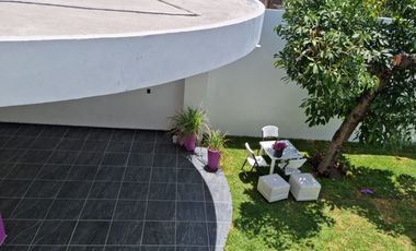 Casa en renta Prados Tepeyac, 4 recamaras, 4 baños, cochera 6 autos Zapopan