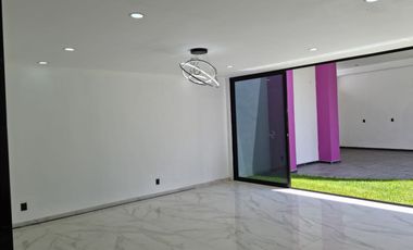 Casa en renta Prados Tepeyac, 4 recamaras, 4 baños, cochera 6 autos Zapopan