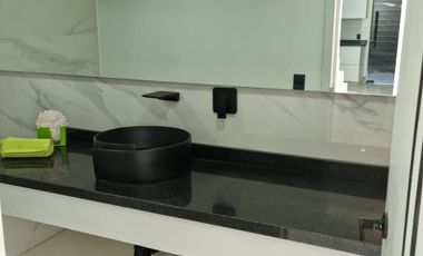 Casa en renta Prados Tepeyac, 4 recamaras, 4 baños, cochera 6 autos Zapopan