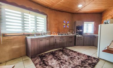 Leon Propiedades arrienda gran y hermosa casa en sector Lo Águila, Curacaví.