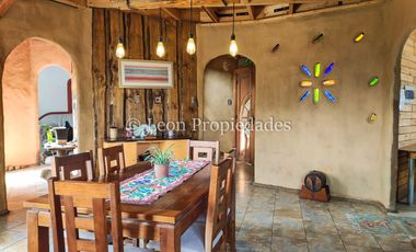 Leon Propiedades arrienda gran y hermosa casa en sector Lo Águila, Curacaví.