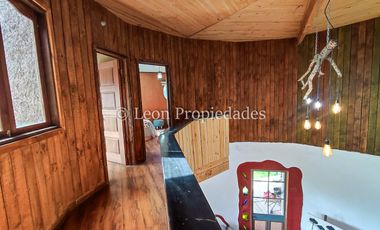 Leon Propiedades arrienda gran y hermosa casa en sector Lo Águila, Curacaví.