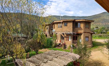 Leon Propiedades arrienda gran y hermosa casa en sector Lo Águila, Curacaví.