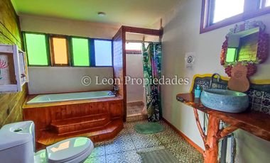 Leon Propiedades arrienda gran y hermosa casa en sector Lo Águila, Curacaví.