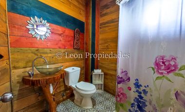 Leon Propiedades arrienda gran y hermosa casa en sector Lo Águila, Curacaví.