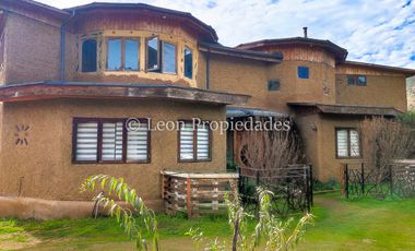 Leon Propiedades arrienda gran y hermosa casa en sector Lo Águila, Curacaví.