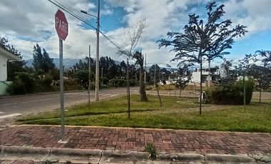 Terreno Esquinero en Urbanización Ricpamba – Riobamba Alta Plusvalía | 3 Frentes | Ideal para Vivienda o Proyecto Inmobiliario/25urb25