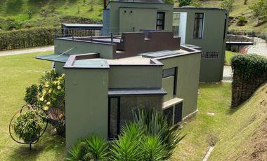 Venta Casa en dos niveles sector Carmen de Viboral Oriente Antioqueño