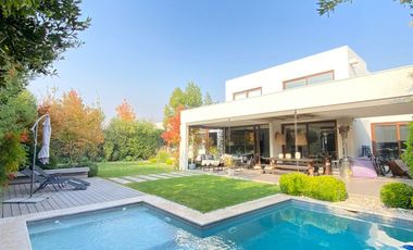 VENTA CASA MEDITERRANEA EN PIEDRA ROJA, 2 PISOS 3D + 3B + ESCRITORIO + PISCINA + TERRAZA + QUINCHO , COLEGIOS PEDREGALES, ALEMAN, SAN ANSELMO,SAN JOSE