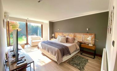 VENTA CASA MEDITERRANEA EN PIEDRA ROJA, 2 PISOS 3D + 3B + ESCRITORIO + PISCINA + TERRAZA + QUINCHO , COLEGIOS PEDREGALES, ALEMAN, SAN ANSELMO,SAN JOSE