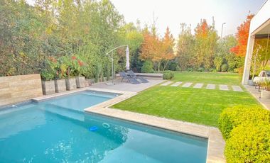 VENTA CASA MEDITERRANEA EN PIEDRA ROJA, 2 PISOS 3D + 3B + ESCRITORIO + PISCINA + TERRAZA + QUINCHO , COLEGIOS PEDREGALES, ALEMAN, SAN ANSELMO,SAN JOSE