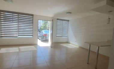 En Venta Casa Fracc Bosques del Paraiso (Cerca del la clinica 3 Imss) Zona Norte