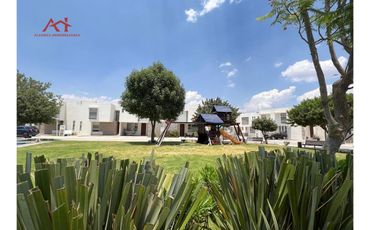 RENTO CASA AMUEBLADA EN PRIVADA PUERTA NATURA.