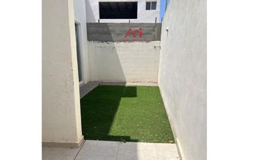 RENTO CASA AMUEBLADA EN PRIVADA PUERTA NATURA.