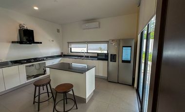 Casa en Venta en San José Tulipanes de 2 plantas