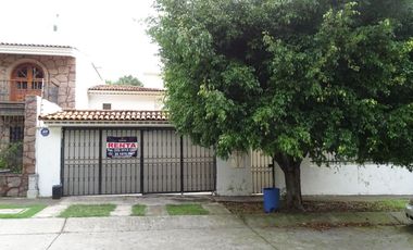Casa en Renta, en Bugambilias, cerca de Plaza Bugambilias, Zapopan