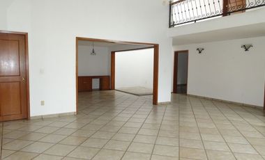 Casa en Renta, en Bugambilias, cerca de Plaza Bugambilias, Zapopan