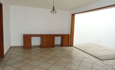 Casa en Renta, en Bugambilias, cerca de Plaza Bugambilias, Zapopan