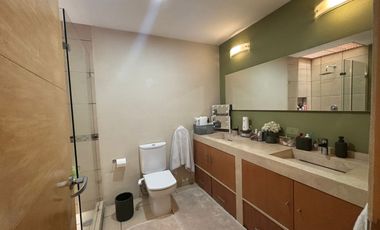 Se vende linda casa en condominio en Lomas Quebradas .
