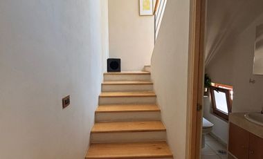 Se vende linda casa en condominio en Lomas Quebradas .