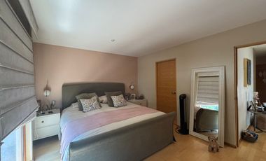 Se vende linda casa en condominio en Lomas Quebradas .