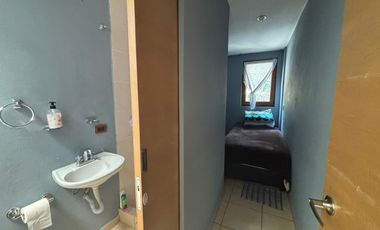 Se vende linda casa en condominio en Lomas Quebradas .
