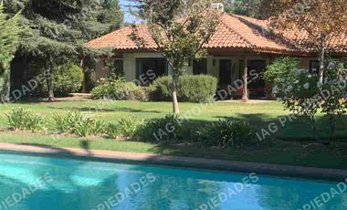 VENTA CASA PARCELA EN CHICUREO, 2 PISOS 4D + 5B + PISCINA + TERRAZA + QUINCHO , COLEGIOS KIMEN, PUMAHUE, TRWEHLAS, SAN NICOLAS DE DIACONO