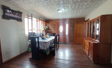 CASA EN VENTA, CON AMPLIO ESPACIO VERDE EN NULTI