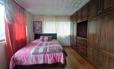 CASA EN VENTA, CON AMPLIO ESPACIO VERDE EN NULTI